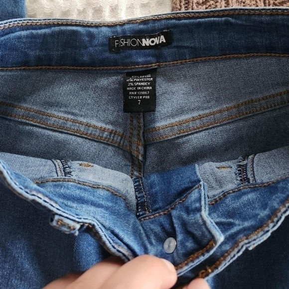 New Fashion Nova High waisted skinny jeans size 7 Casual Denim glam - Picture 4 of 7
